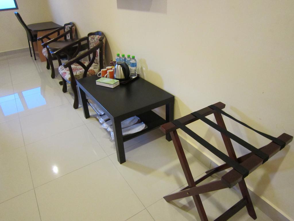 Oyo 151 Twin Hotel Kuala Lumpur Luaran gambar